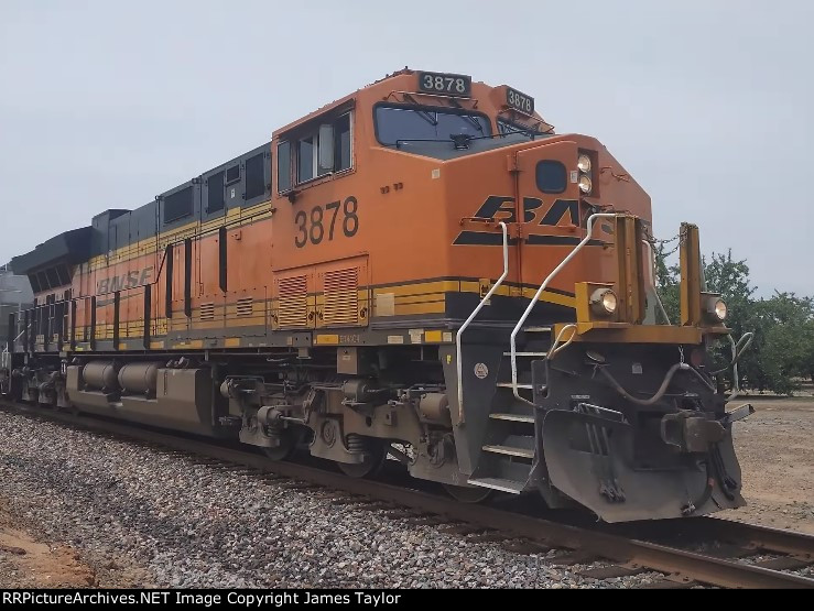 BNSF 3878